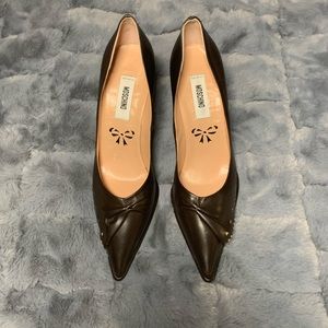 ❤️ Moschino Leather Pointed Toe Stiletto